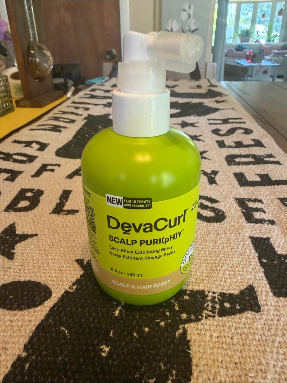 DevaCurl Scalp Puri(pH) Exfoliating Spray — Bright Lime Green